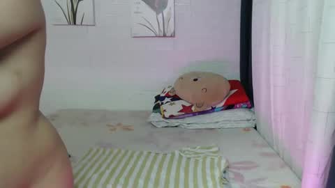 Snapshot of yummy_chesca chatting on December 5, 1:58 am yummy chesca online show from December 5, 1:58 am