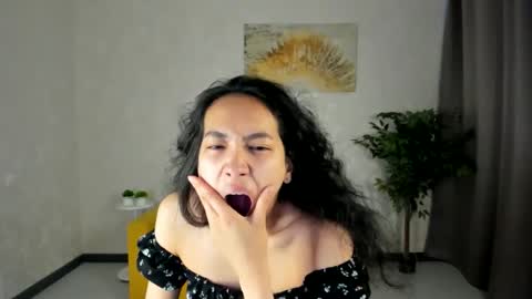 Cindey online show from May 18, 3:35 am
