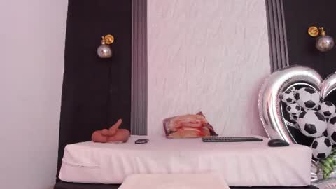 Yummyduo online show from July 4, 11:05 am