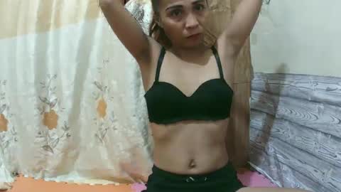 Snapshot of yummysexyhardnipple08 chatting on February 24, 12:37 pm jhess online show from February 24, 12:37 pm