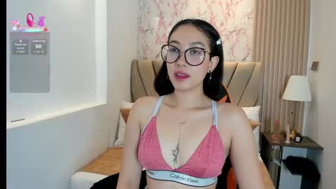 Snapshot of yuna__min chatting on October 2, 1:51 pm Yuna online show from October 2, 1:51 pm