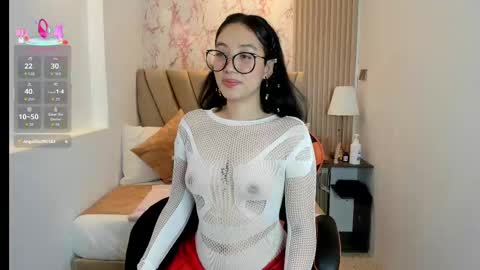 Snapshot of yuna__min chatting on October 3, 8:50 pm Yuna online show from October 3, 8:50 pm