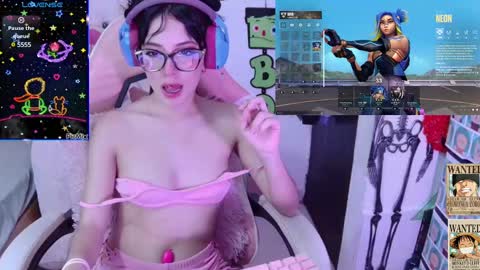 Snapshot of yuna_pink666 chatting on December 17, 6:24 am yuna_pink666 online show from December 17, 6:24 am