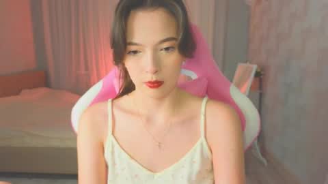 Snapshot of yuna_sunshy chatting on October 6, 12:19 am Yuna online show from October 6, 12:19 am