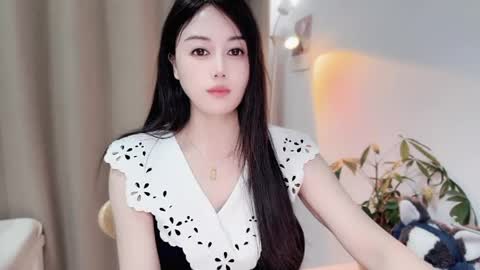 YunEr online show from May 4, 2:57 pm