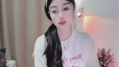 YunEr online show from May 9, 3:28 pm