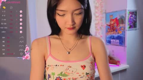 yung_leana online show from December 14, 6:12 pm
