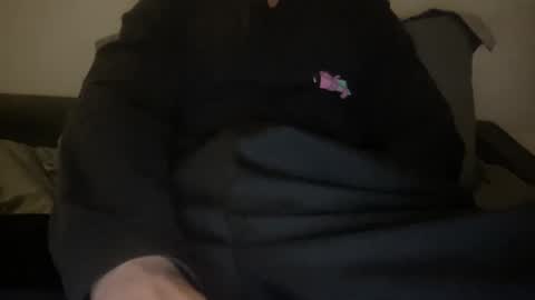 Snapshot of yungbull06 chatting on October 16, 11:17 pm Yung Bull online show from October 16, 11:17 pm