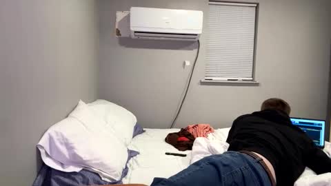 Snapshot of yungcupandspoonn chatting on April 4, 4:22 am deezy online show from April 4, 4:22 am