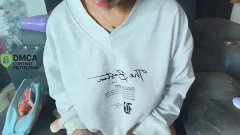 Snapshot of yungelitamor_ chatting on January 7, 4:48 am ELITA online show from January 7, 4:48 am