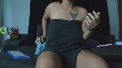 Snapshot of yungelitamor_ chatting on February 8, 4:49 am ELITA online show from February 8, 4:49 am