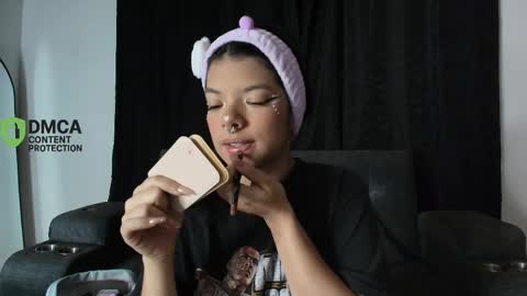 Snapshot of yungelitamor_ chatting on April 10, 5:34 am ELITA online show from April 10, 5:34 am