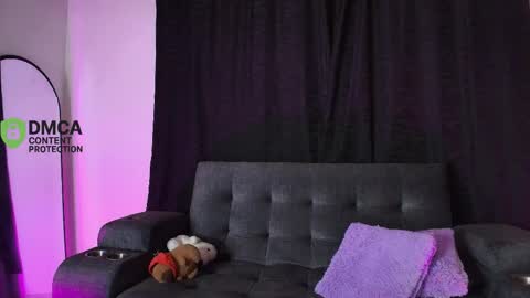 Snapshot of yungelitamor_ chatting on April 11, 7:45 am ELITA online show from April 11, 7:45 am