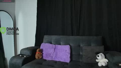 Snapshot of yungelitamor_ chatting on May 3, 5:13 am ELITA online show from May 3, 5:13 am