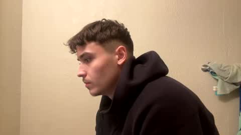 yungstudbev online show from December 16, 1:53 am