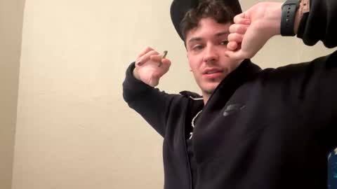 yungstudbev online show from December 21, 5:14 am