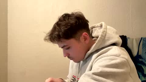 yungstudbev online show from December 24, 9:50 am