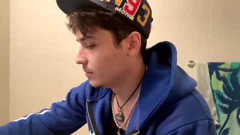 yungstudbev online show from January 17, 10:44 am