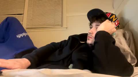 yungstudbev online show from February 1, 12:40 am