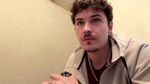 yungstudbev online show from October 26, 6:58 pm