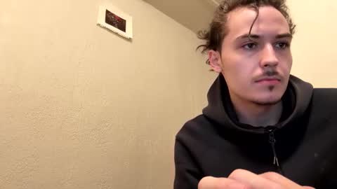 yungstudbev online show from January 6, 6:22 pm