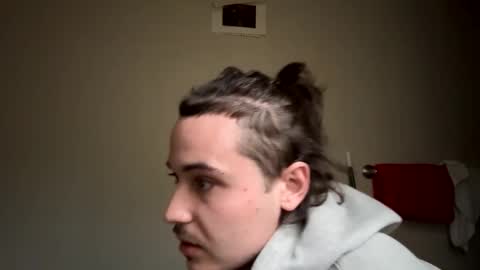 yungstudbev online show from March 31, 6:41 pm