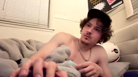 yungstudbev online show from April 3, 4:43 am