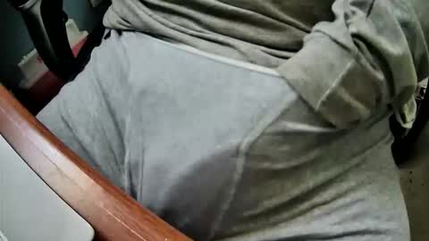 yuppers1234 online show from October 15, 4:18 pm