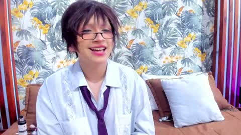 Snapshot of yuri_kay chatting on April 10, 8:02 pm Yuri Kay online show from April 10, 8:02 pm