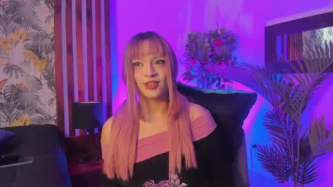 Snapshot of yuri_kay chatting on May 8, 7:30 pm Yuri Kay online show from May 8, 7:30 pm