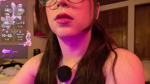 Snapshot of yuri_stars chatting on March 27, 8:26 am Yuri Stars online show from March 27, 8:26 am