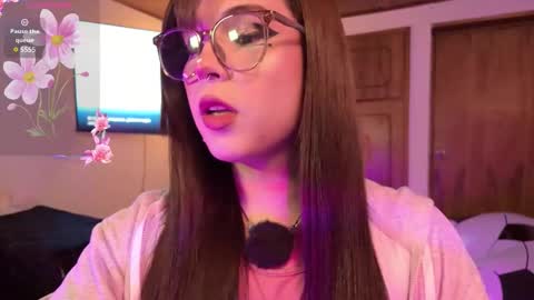 Snapshot of yuri_stars chatting on March 29, 5:18 am Yuri Stars online show from March 29, 5:18 am