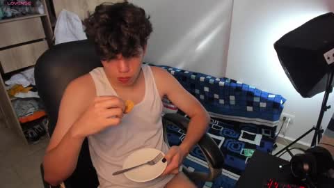 Snapshot of yurii_moody chatting on September 26, 8:24 pm yurii_moody online show from September 26, 8:24 pm