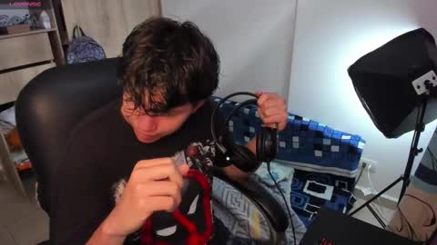 Snapshot of yurii_moody chatting on October 4, 7:12 pm yurii_moody online show from October 4, 7:12 pm