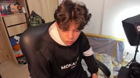 Snapshot of yurii_moody chatting on October 8, 6:38 pm yurii_moody online show from October 8, 6:38 pm