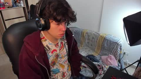 Snapshot of yurii_moody chatting on October 27, 6:12 pm yurii_moody online show from October 27, 6:12 pm