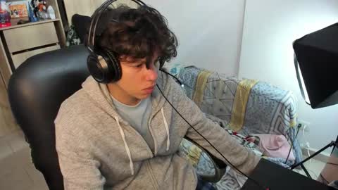 Snapshot of yurii_moody chatting on October 28, 6:21 pm yurii_moody online show from October 28, 6:21 pm