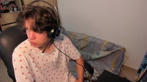 yurii_moody online show from November 18, 8:35 pm