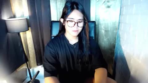 Snapshot of yuriyumixx_xoxo chatting on October 28, 9:39 pm yuriyumixx_xoxo online show from October 28, 9:39 pm