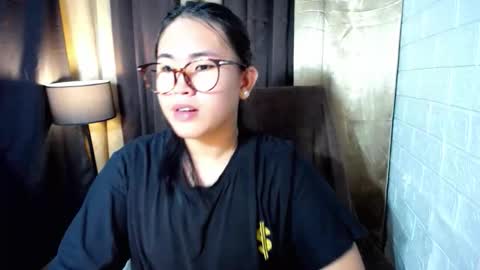 Snapshot of yuriyumixx_xoxo chatting on November 11, 11:32 am yuriyumixx_xoxo online show from November 11, 11:32 am