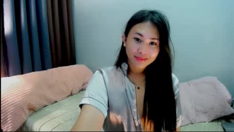 Snapshot of yuriyumixx_xoxo chatting on January 10, 8:49 am yuriyumixx_xoxo online show from January 10, 8:49 am