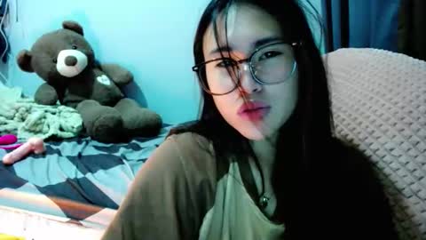 Snapshot of yuriyumixx_xoxo chatting on January 17, 3:50 pm yuriyumixx_xoxo online show from January 17, 3:50 pm