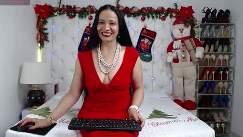 Snapshot of yury_m2_ chatting on December 16, 3:00 am 2 online show from December 16, 3:00 am
