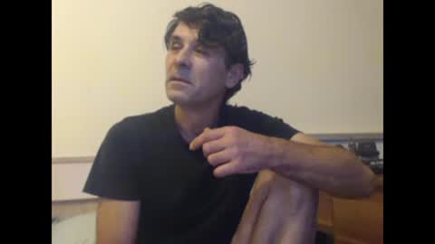 Snapshot of yvesstorm5 chatting on January 4, 7:44 pm yvesstorm5 online show from January 4, 7:44 pm