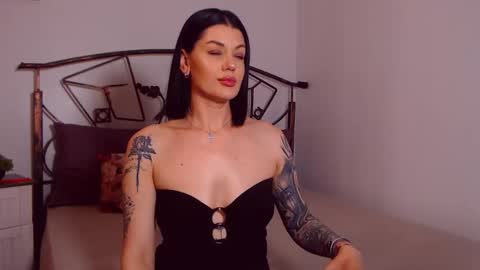 I V Y   online show from May 9, 7:30 pm