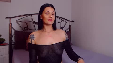 I V Y   online show from May 16, 7:34 pm