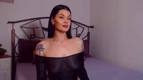 I V Y   online show from May 16, 7:56 pm