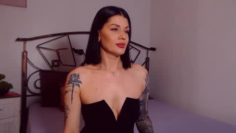 I V Y   online show from May 18, 7:31 pm