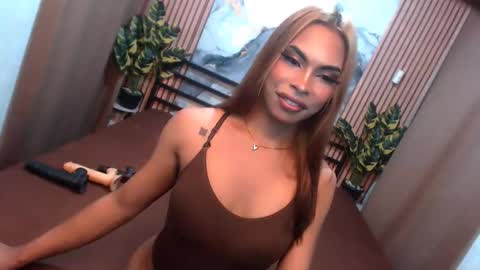 Snapshot of yvonnellvs chatting on March 25, 4:13 pm yvonnellvs online show from March 25, 4:13 pm