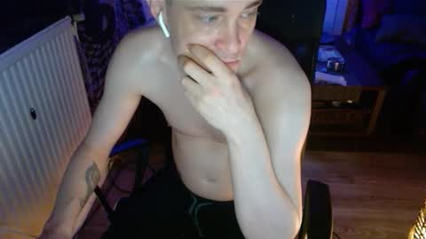 Snapshot of yyscript chatting on November 8, 11:21 am online show from November 8, 11:21 am